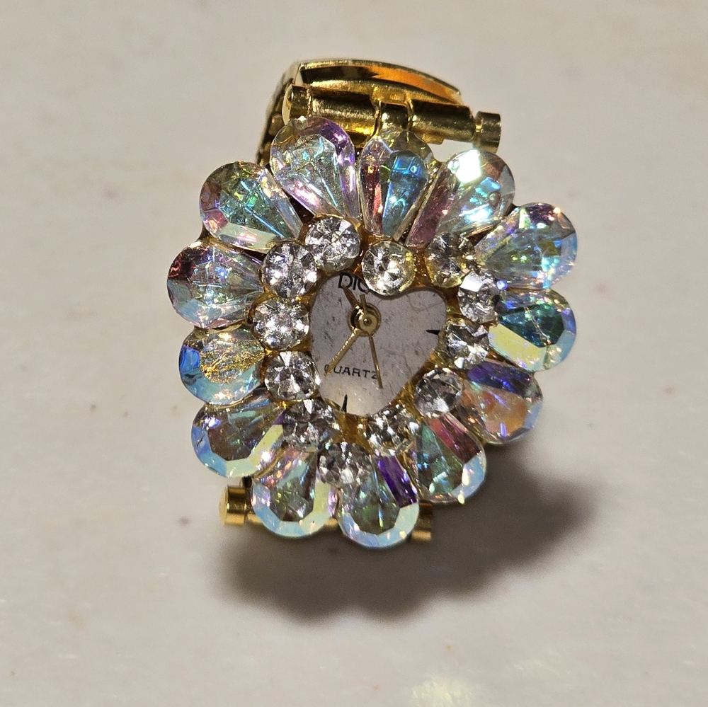 Vintage Digits Gold Tone With Heart Crystal Stretchy Ring Watch
